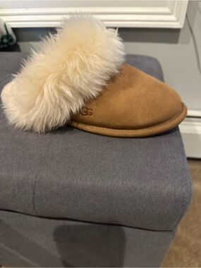 UGG Kids Chestnut Suede Slip-On Slipper with Cream Shearling